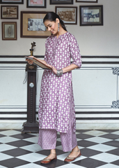 Lavender Pure Maslin Kurti Set with Digital Print & Heavy Crepe Inner