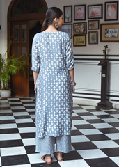 Soft Grey Maslin Kurti Set with Digital Print & Crepe Inner