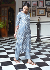 Soft Grey Maslin Kurti Set with Digital Print & Crepe Inner